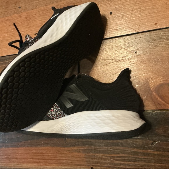 New Balance Leopard-Pattern Sneakers in Black and Brown - Picture 4 of 4